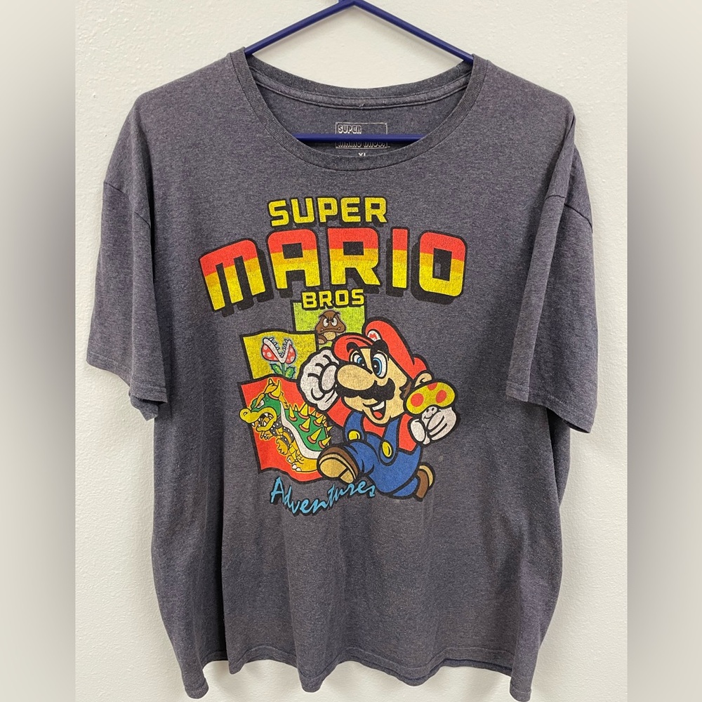 Super Mario Bros t-shirt.  XL.  Excellent condition.